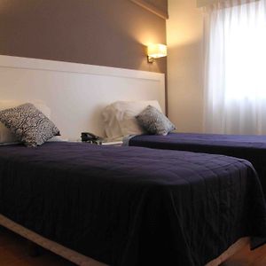 Habitación Estándar con 2 Camas Individuales